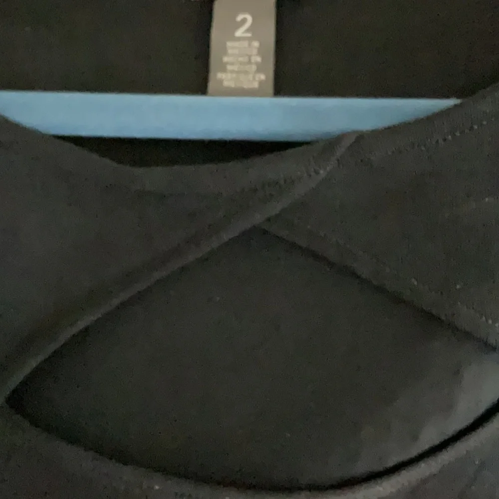 Chicos Travelers Top Sexy Black Size 2 - Picture 3 of 3